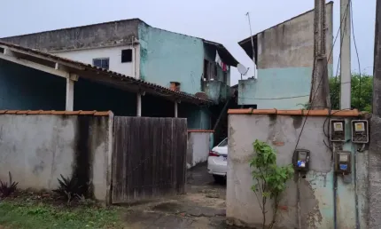 OPORTUNIDADE 1 CASA DE 1 QUARTO E 3 KITNETS A VENDA