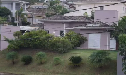 Casa no residencial itatiba country club: 3 quartos, suíte, área gourmet e segurança 24h!