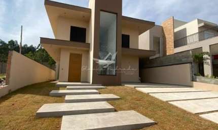 Casa de luxo em condomínio no coração de Itupeva-Sp - 4 quartos, 4 suítes, 2 salas, 2 banheiros, 4 vagas de garagem, 263m² de área - Visite agora!