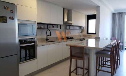 APARTAMENTO com 3 SUÍTES `para ALUGUEL ANUAL em JURERÊ IN – FLORIANÓPOLIS/SC!