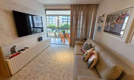 APARTAMENTO  com 3 SUÍTES para ALUGUEL ANUAL em JURERÊ - FLORIANÓPOLIS/SC!