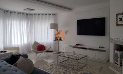 LINDA CASA com 273 m² para  ALUGUEL ANUAL em JURERÊ INTERNACIONAL