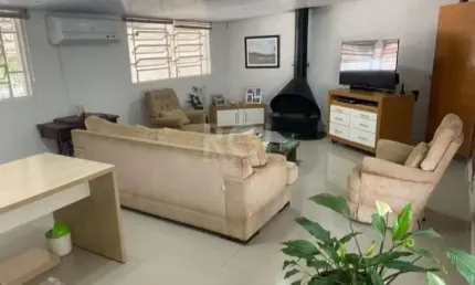 Casa com 3 quartos à venda na Rua Tijuca, Medianeira, Porto Alegre