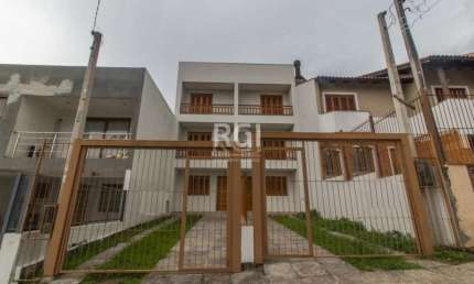 Casa com 3 quartos à venda na Rua Sargento Bruno Feldmann, Guarujá, Porto Alegre