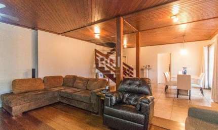 Casa com 3 quartos à venda na Rua Marquês do Maricá, Vila Nova, Porto Alegre
