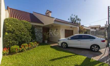 Casa com 4 quartos à venda na Avenida João XXIII, São Sebastião, Porto Alegre