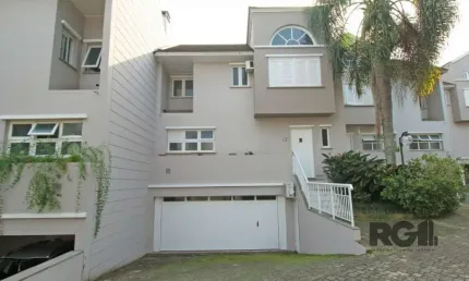 Casa Condominio 3 Dormitório(s) Bairro Pedra Redonda