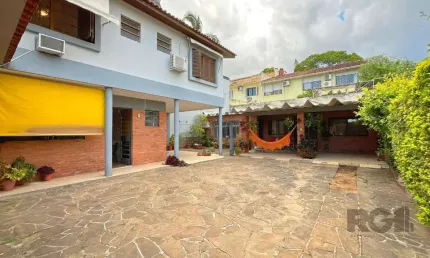 Casa com 4 quartos à venda na Rua Professor Fernando Carneiro, Três Figueiras, Porto Alegre, 210 m2 por R$ 1.500.000