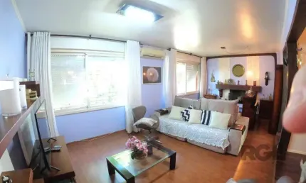 Casa com 3 quartos à venda na Rua Alcides Gonzaga, Boa Vista, Porto Alegre