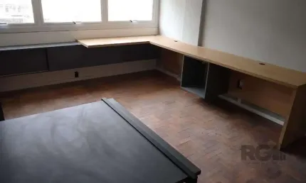 Sala comercial para alugar na Rua Uruguai, Centro Histórico, Porto Alegre