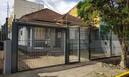 Casa com 3 quartos à venda na Avenida Bastian, Menino Deus, Porto Alegre, 200 m2 por R$ 2.300.000