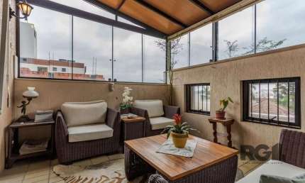 Cobertura com 3 quartos para alugar na Rua Professor Ivo Corseuil, Petrópolis, Porto Alegre, 266 m2 por R$ 9.800