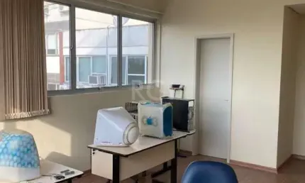 Sala comercial à venda na Avenida Cristóvão Colombo, Floresta, Porto Alegre