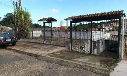 Casa com 2 quartos à venda na Rua Marquês do Maricá, Vila Nova, Porto Alegre, 133 m2 por R$ 295.000