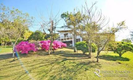 Sítio para Venda - 450m², 5 dormitórios, sendo 2 suites, 2 vagas - Planalto