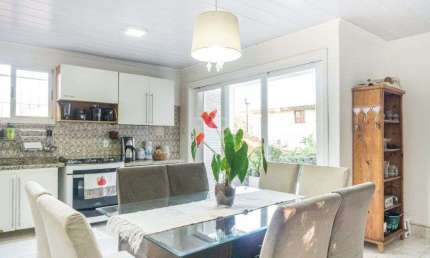 Casa para Venda - 230m², 3 dormitórios, 2 vagas - Teresópolis