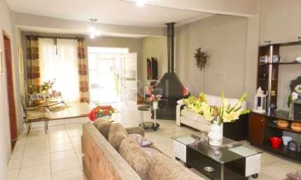 Casa para Venda - 352m², 3 dormitórios, 4 vagas - Chácara das Pedras