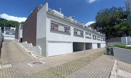 Casa Condominio para Locação/Aluguel - 273m², 3 dormitórios, sendo 2 suites, 3 v