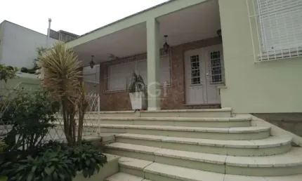 Casa com 4 quartos à venda na Rua Catão Coelho, Medianeira, Porto Alegre