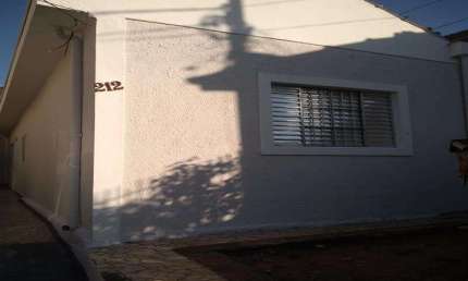 Casa com 2 quartos para alugar na Rua Jorge Brand, Vila Baruel, São Paulo, 100 m2 por R$ 2.400
