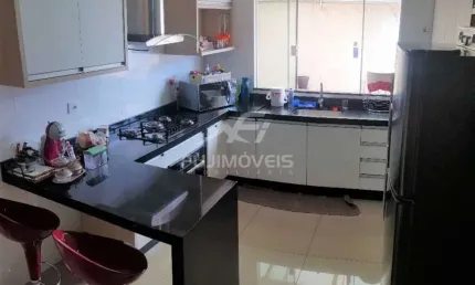 Casa com 3 quartos à venda na Rua Pioneiro Hélcio Siolari, 30, Jardim Everest, Maringá