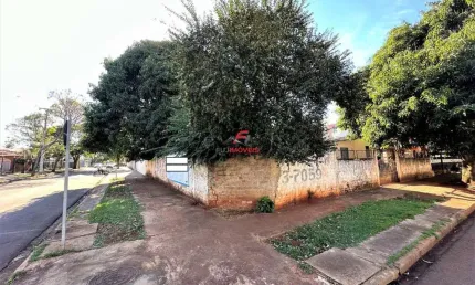 Terreno à venda na Rua Adolfo Alves Ferreira, 122, Vila Marumby, Maringá