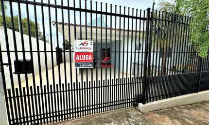 Casa com 3 quartos para alugar na Rua Pioneiro Domingos Salgueiro, 374, Jardim Guaporé, Maringá