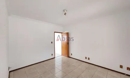 Casa com 3 quartos para alugar na Rua Abrahão João, 789, Jardim Bandeirantes, São Carlos