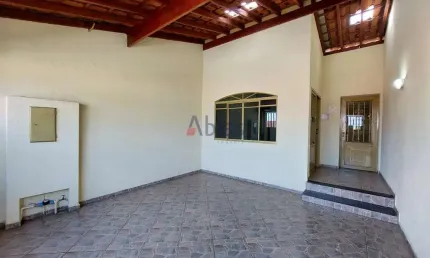 Casa com 3 quartos para alugar na Rua Rodolfo Luporini, 450, Jardim Hikare, São Carlos