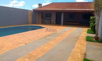 Casa com 2 quartos para alugar na Rua Fortunato Dovigo, 1227, Jardim Embaré, São Carlos