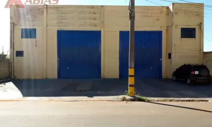 Barracão em Vila Monteiro (gleba I) - São Carlos, SP