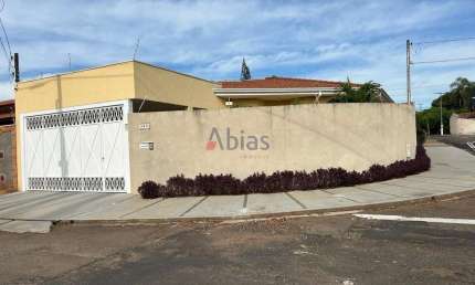 Casa com 3 quartos à venda na Avenida Dr. Renato De Tolêdo Pôrto, 467, Parque Santa Marta, São Carlos