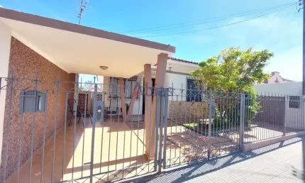&amp;#34;Casa à venda em Centro - São Carlos com 3 dormitórios e 2 banheiros por R$ 500.000&amp;#34; - Otimizado para SEO do Google.