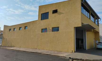 Excelente imóvel comercial/residencial-barracão 240 m2- moradia 150m2.