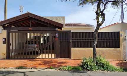 Casa com 3 quartos à venda na Rua Célio Barbosa da Silva, 194, Jardim Santa Paula, São Carlos