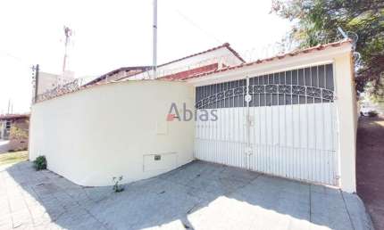 Casa com 3 quartos para alugar na Rua Madre Saint Bernard, 797, Jardim Paraíso, São Carlos