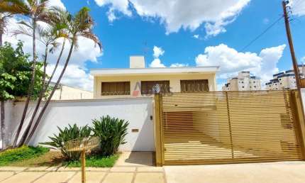 Casa com 3 quartos para alugar na Rua Marechal Deodoro, 1386, Centro, São Carlos