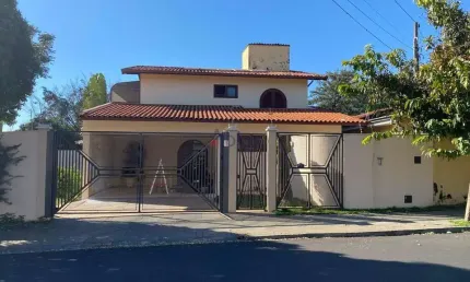 Sobrado à Venda no Parque Santa Marta, São Carlos – 4 Dorms, 350m²