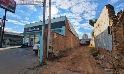 Terreno à venda na Avenida São Carlos, 2446, Centro, São Carlos