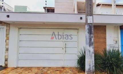 Casa com 3 quartos para alugar na Rua Conde do Pinhal, 3619, Vila Nery, São Carlos