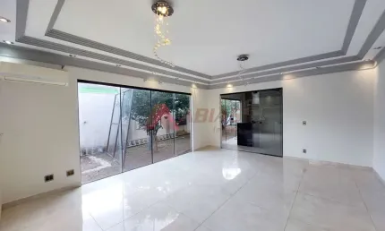 Casa com 3 quartos para alugar na Rua Presidente Vargas, 842, Vila Costa do Sol, São Carlos