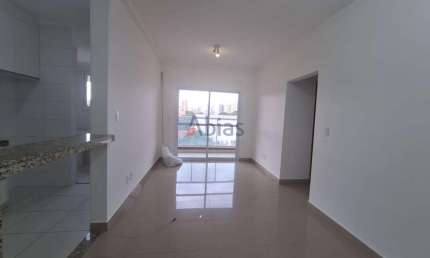 Apartamento com 3 quartos para alugar na Rua Cap. Adão Pereira De Souza Cabral, 770, Centro, São Carlos