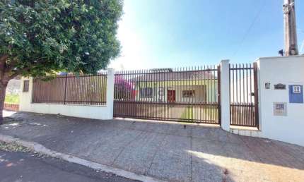 Casa com 3 quartos para alugar na Rua José Missali, 436, Planalto Paraíso, São Carlos