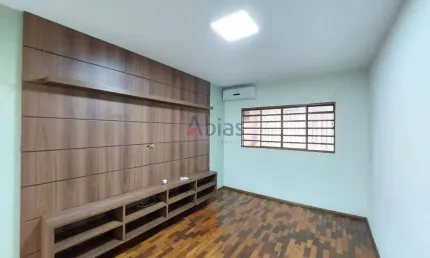 Casa com 3 quartos para alugar na Rua Francisco Gentil de Guzzi, 436, Parque Santa Felícia Jardim, São Carlos