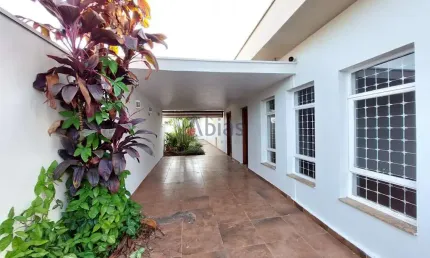 Casa com 3 quartos para alugar na Rua Quinze de Novembro, 937, Centro, São Carlos
