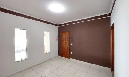 Casa com 3 quartos para alugar na Rua Miguel Petrucelli, 445, Jardim Ipanema, São Carlos