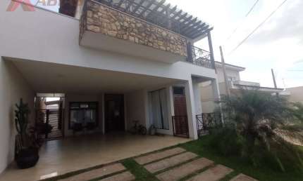 Casa à Venda em São Carlos: 4 Suítes no Residencial Quebec