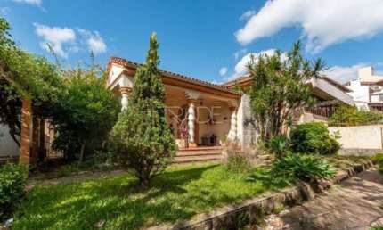 Casa com 4 quartos à venda na Rua Cariri, 125, Vila Assunção, Porto Alegre por R$ 1.300.000