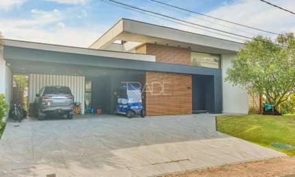 Casa em condomínio fechado com 4 quartos à venda na Avenida Juca Batista, 8000, Belém Novo, Porto Alegre por R$ 3.950.000