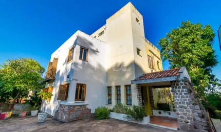 Casa com 5 quartos à venda na Rua Goitacaz, 349, Vila Assunção, Porto Alegre por R$ 1.300.000